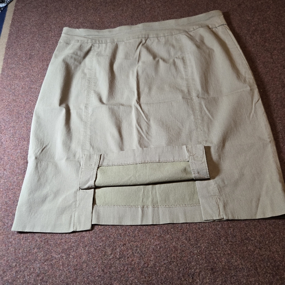 VanHeusen Tan Stretch Skirt Size 18 Small Back Slits Pencil Skirt - Picture 7 of 7